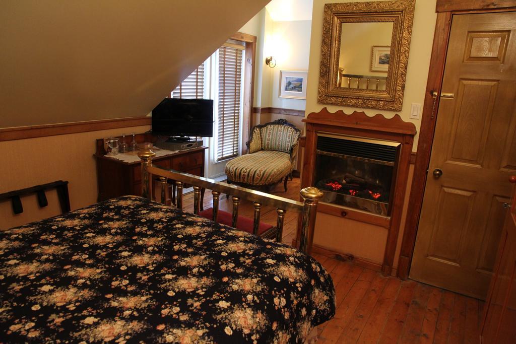B&B Les Deux Pignons Petit-Saguenay Exterior foto